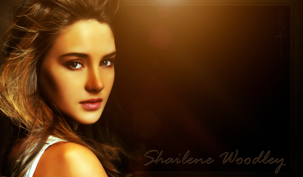 Популярная модель Шейлин Вудли