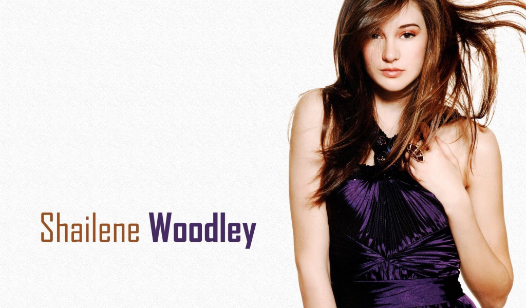 Кинозвезда Шейлин Вудли