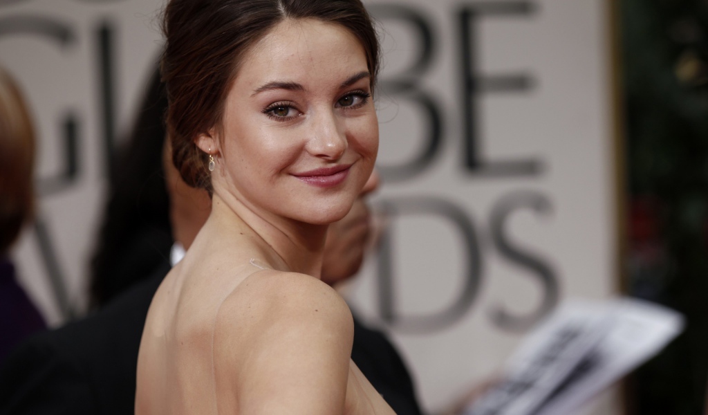 Суперзвезда Шейлин Вудли