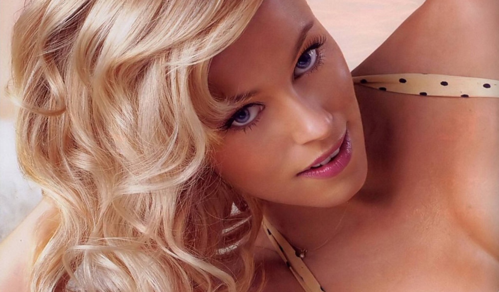 Очаровательная актриса Элизабет Бэнкс