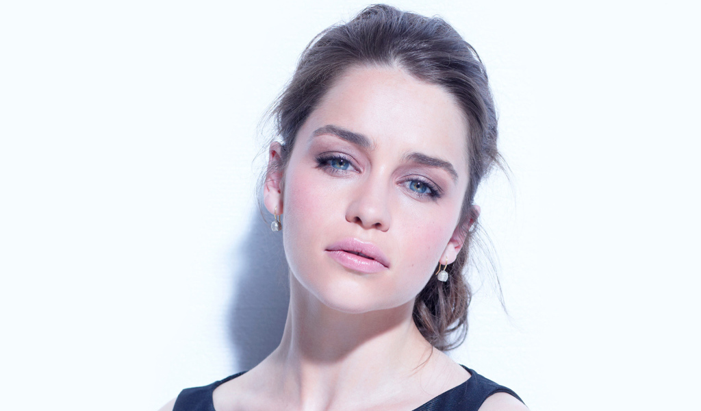 Красивая Эмилия Кларк