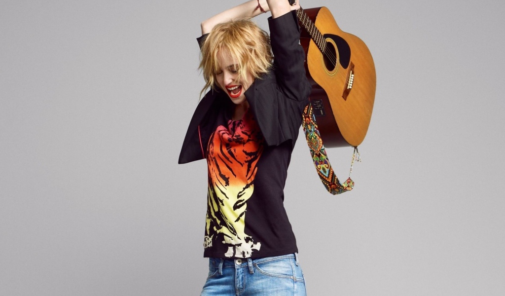 Супермодель Дакота Джонсон