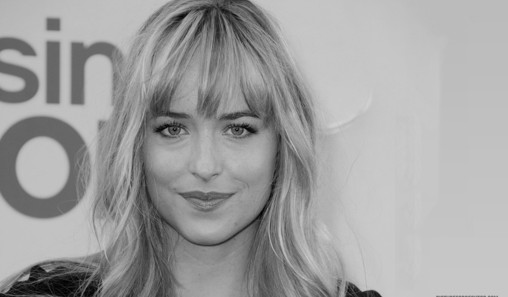 Красивая модель Дакота Джонсон