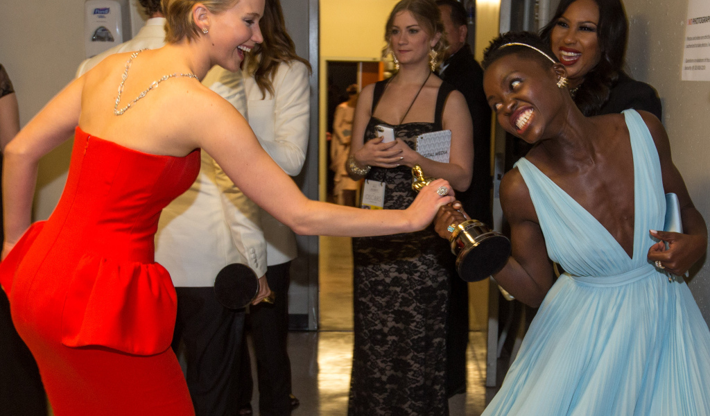 Очаровательная модель Лупита Нионго