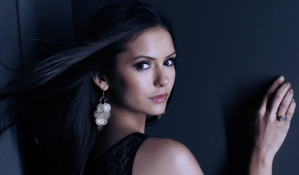 Знаменитая актриса Нина Добрев