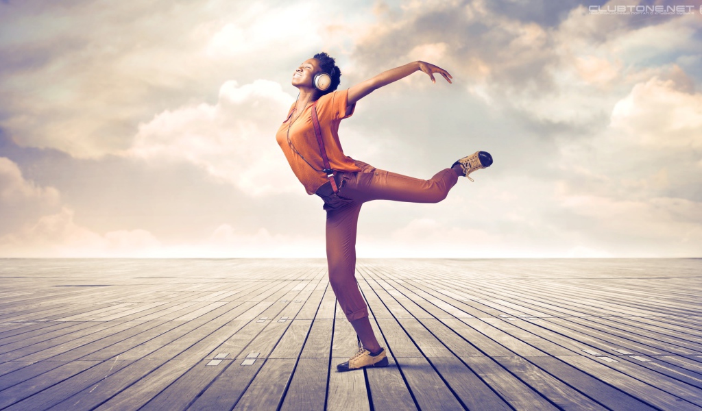 Балерина в наушниках