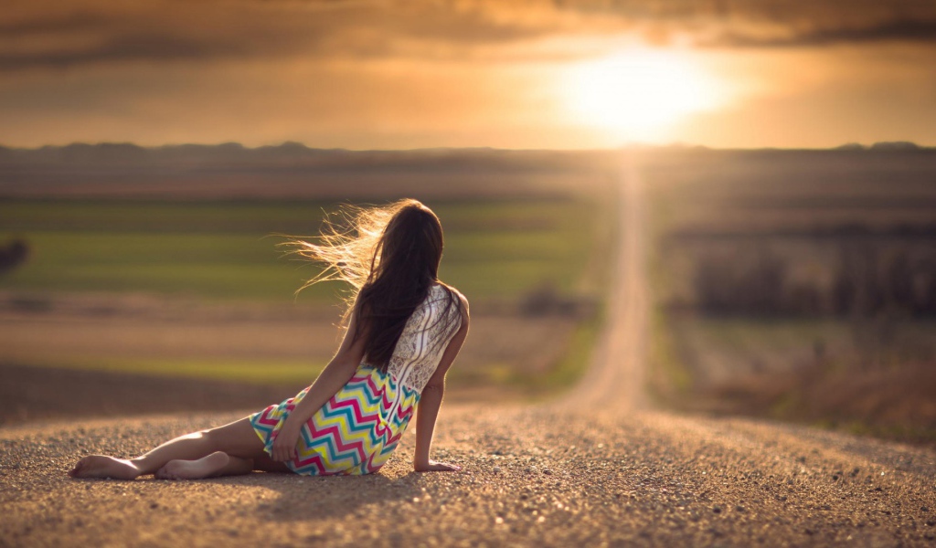 Девушка на закате