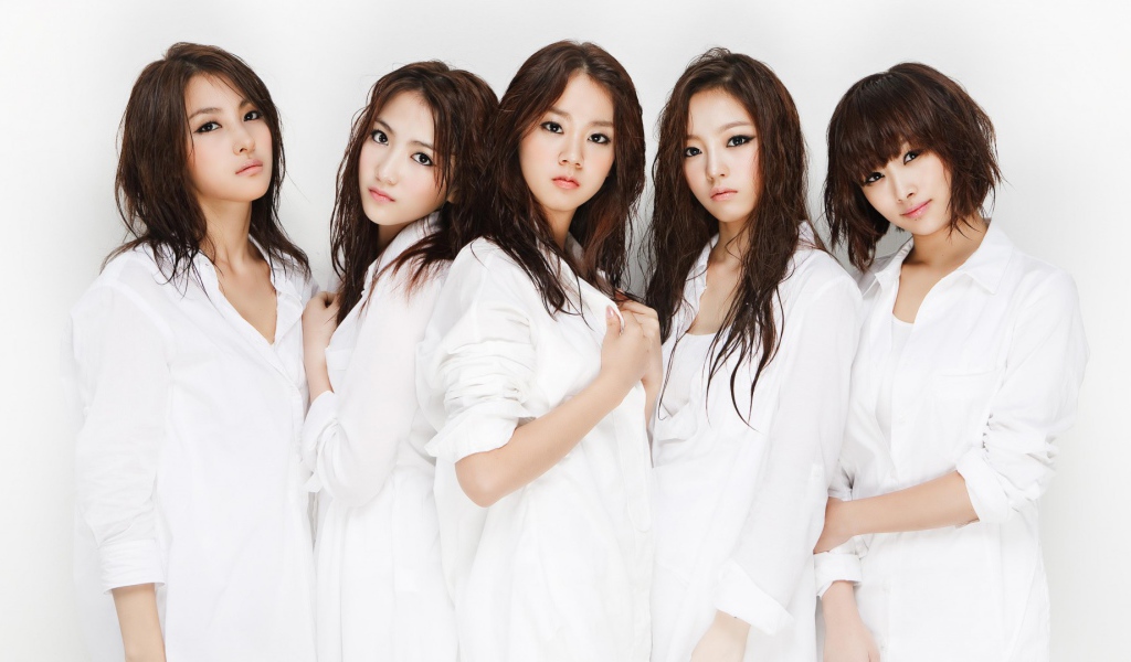 Японки в белом