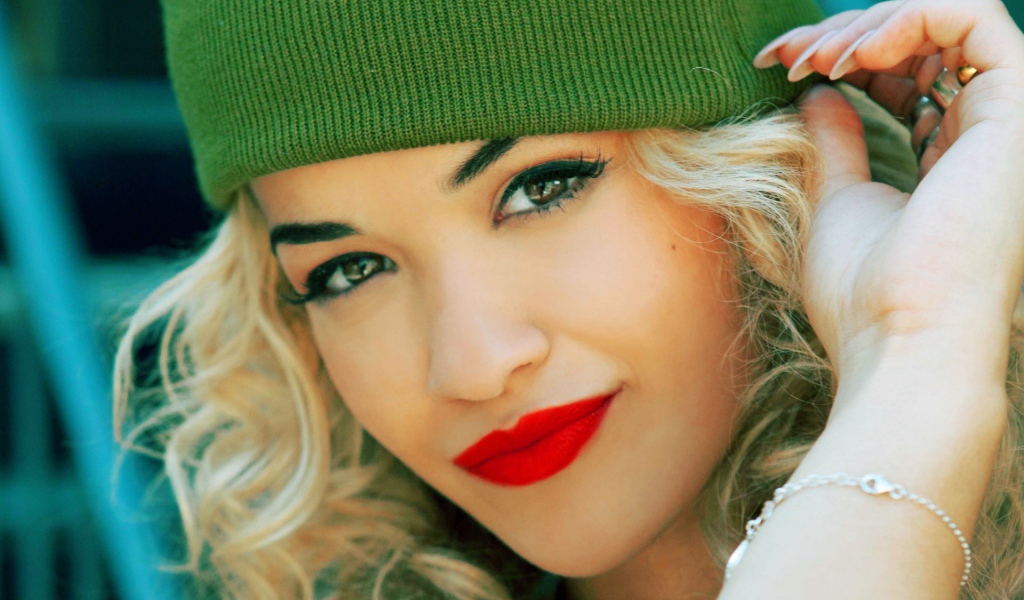 Рита в зеленой шапке