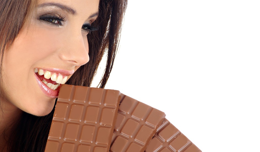 Девушка с шоколадом