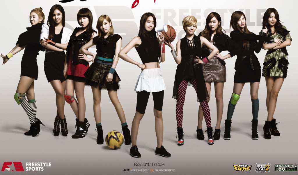 Корейские девушки в спортивной одежде