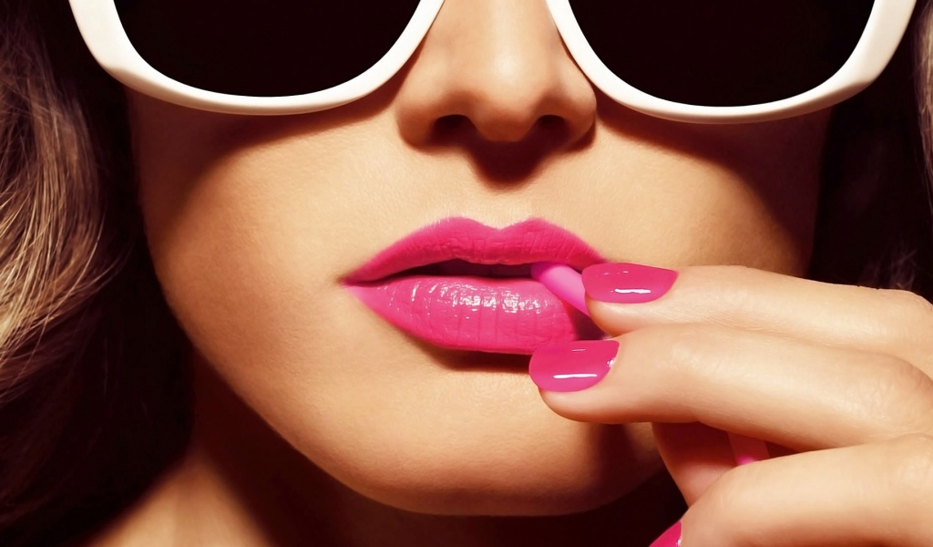 Розовый макияж
