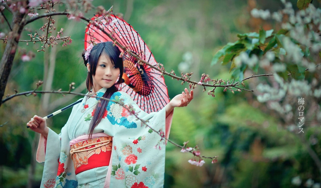 Японка в весеннем саду