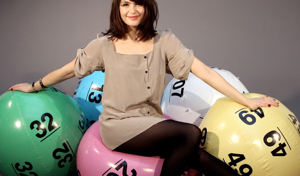 Жемма Артертон модель