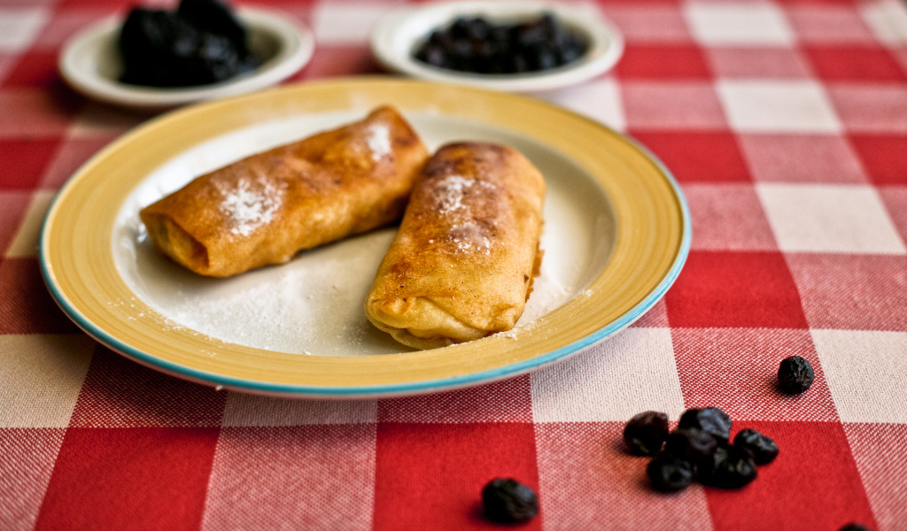 Блины с черносливом на Масленицу