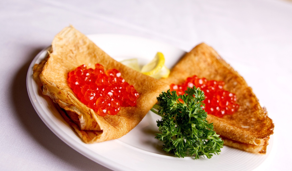Блинчики с икоркой на Масленицу