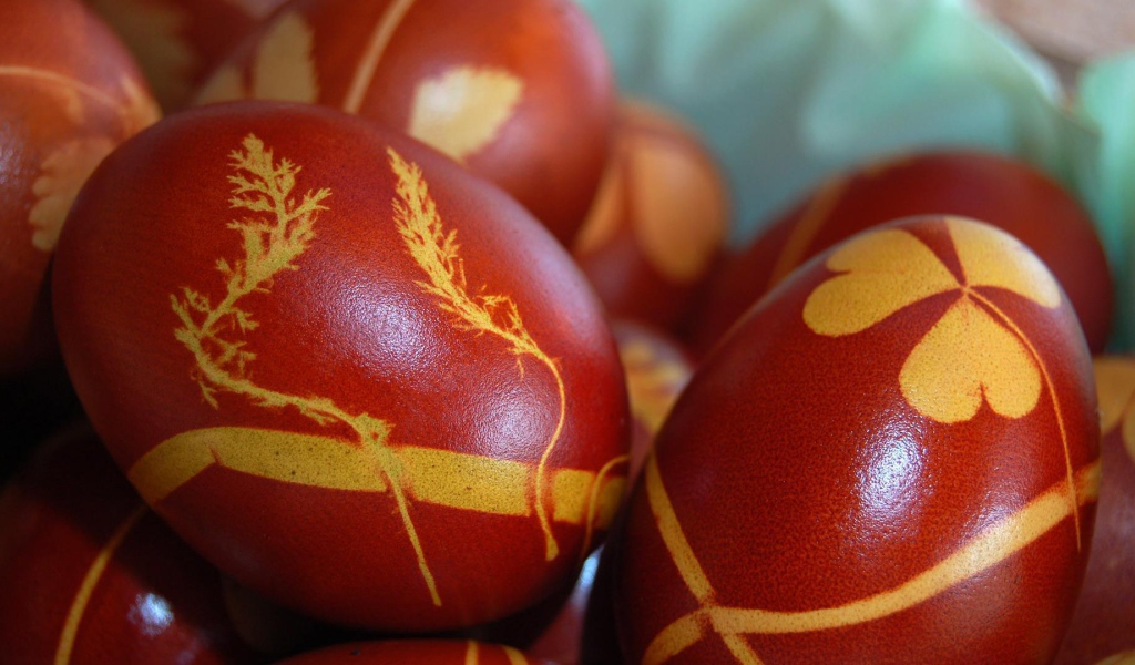 Красивый узор на яйцах на Пасху