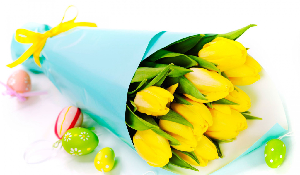 Букет желтых тюльпанов на Пасху