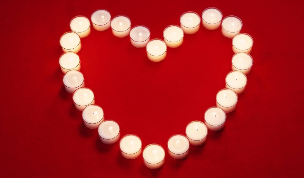 Сердце из свечей на День Влюбленных 14 февраля