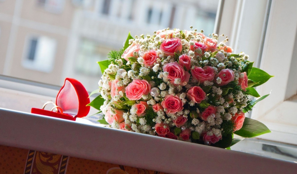 Свадебный букет и кольца