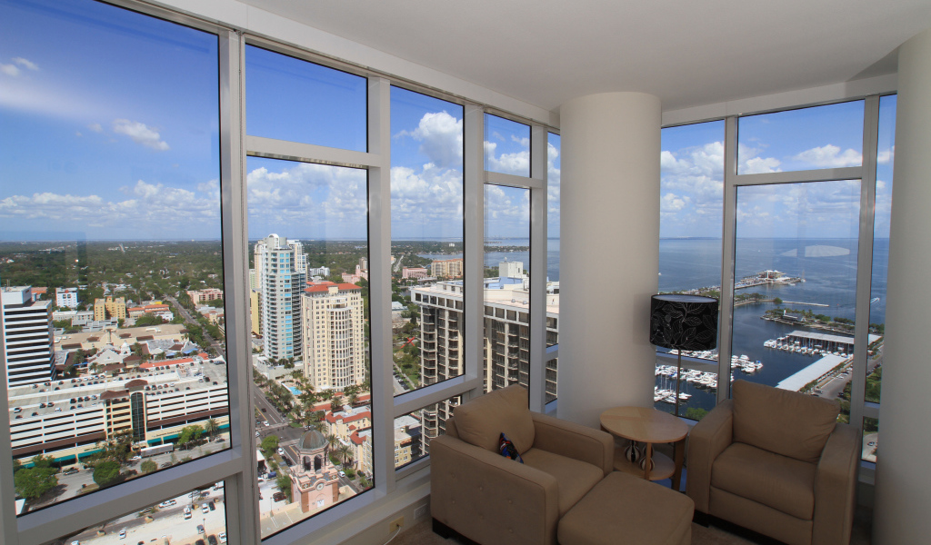 Балкон в городской квартире