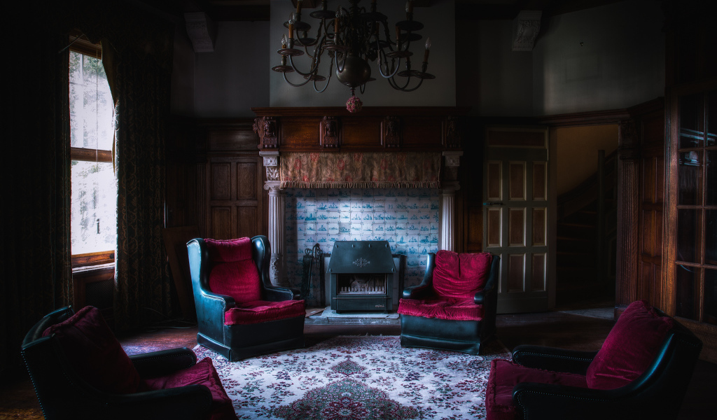 Кресла у камина