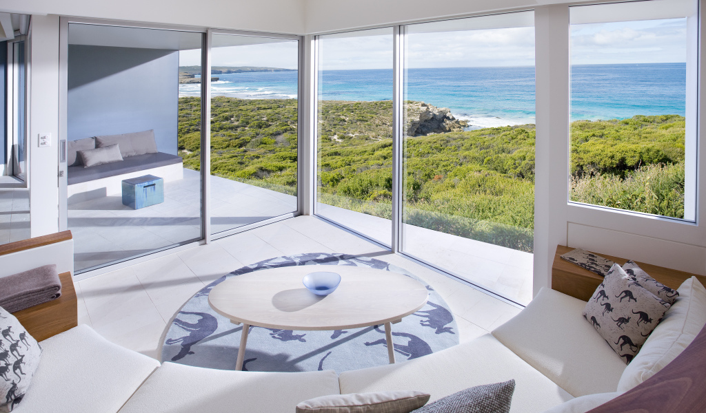 Веранда в доме на берегу моря