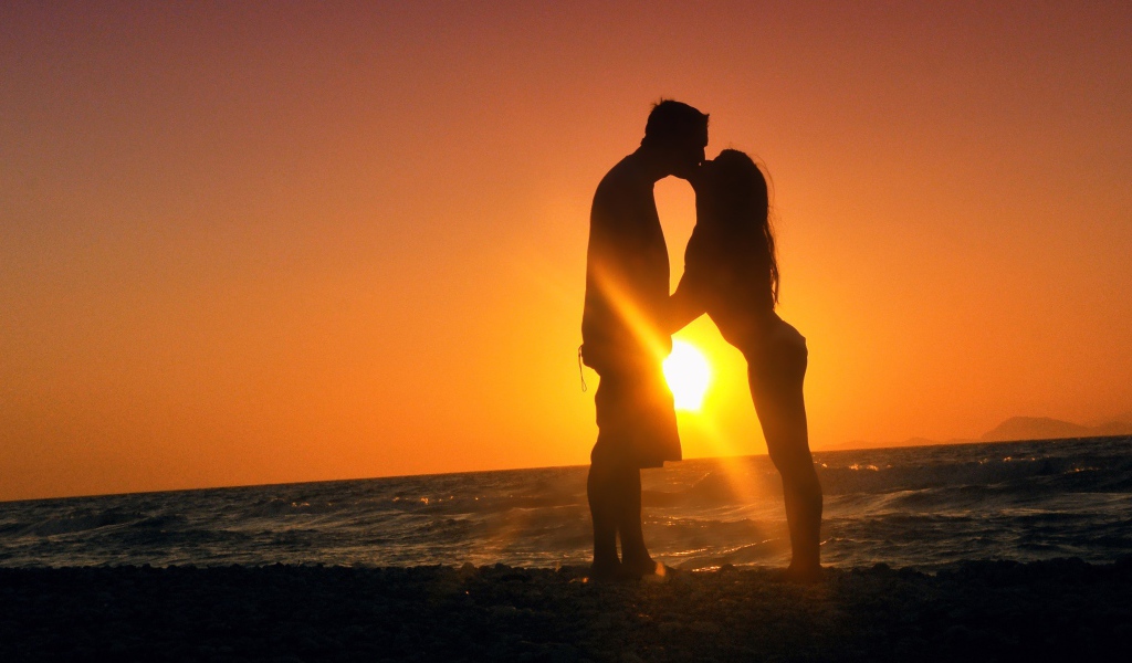 Поцелуй на закате