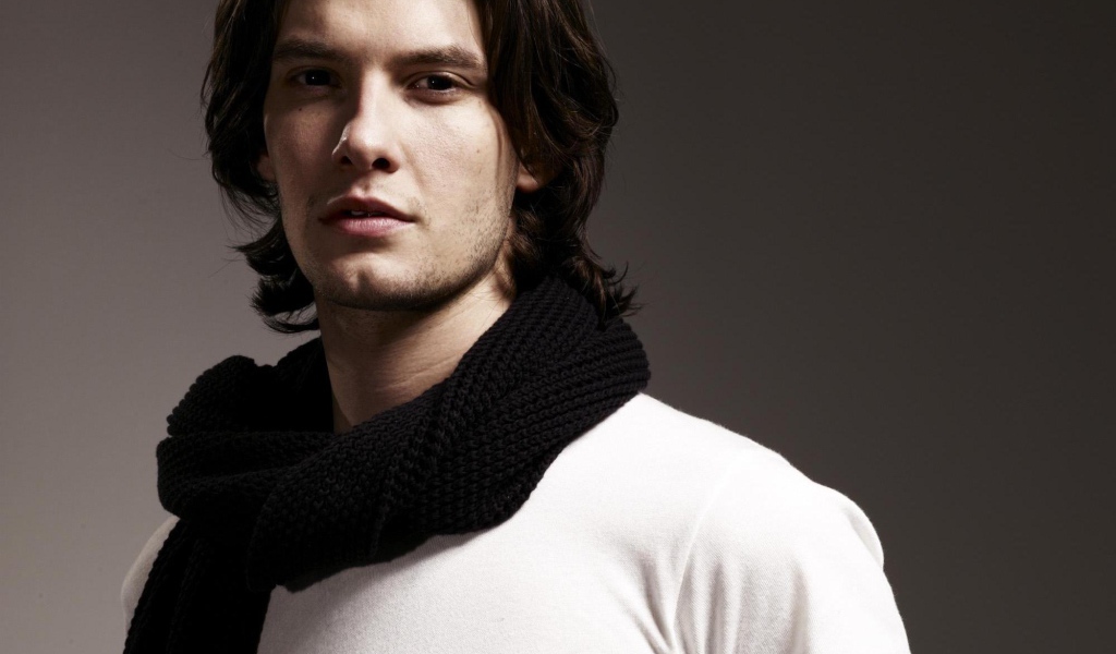 Актер Бен Барнс