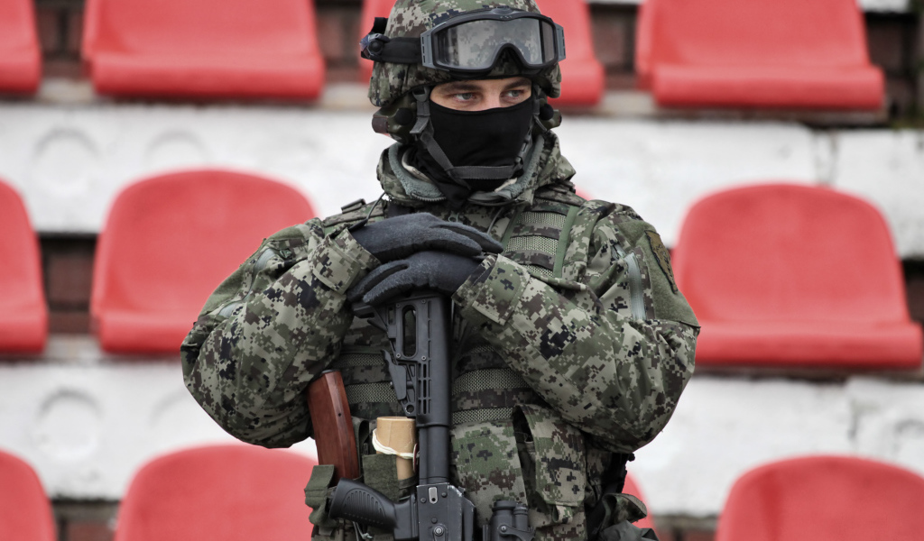 Спецназовец на стадионе