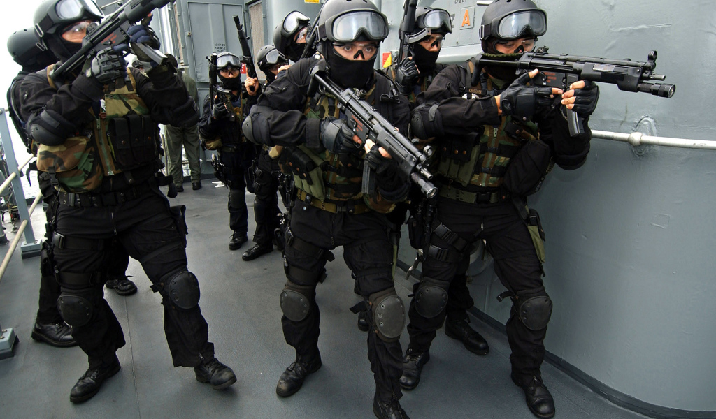 Морской спецназ на корабле