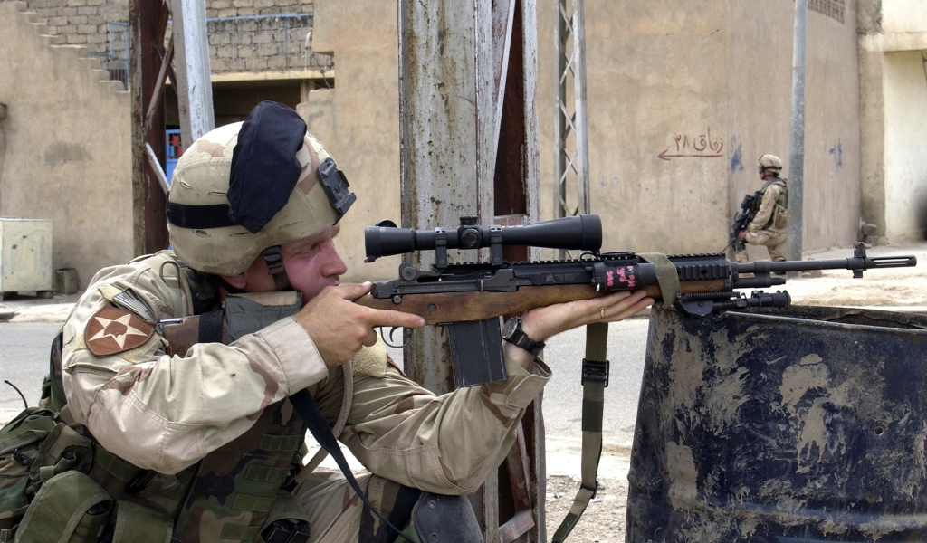 Солдат с винтовкой