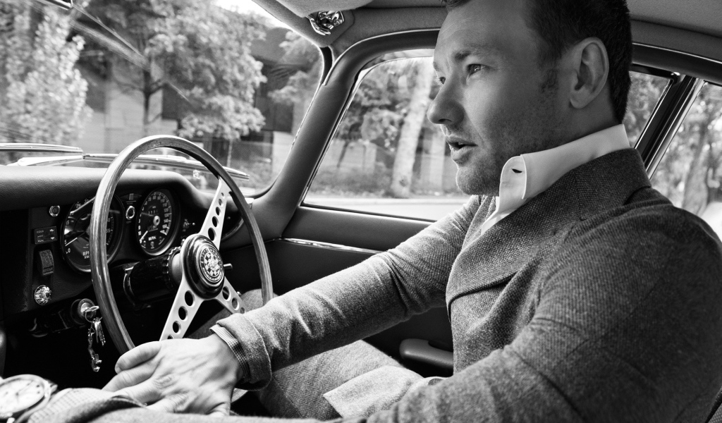 Мужчина за рулем