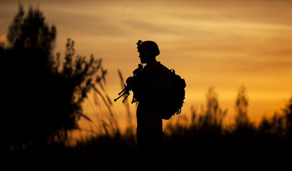 Силуэт солдата