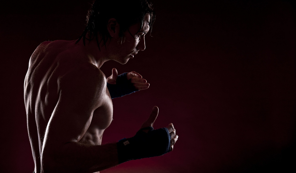 Тренированный мужчина