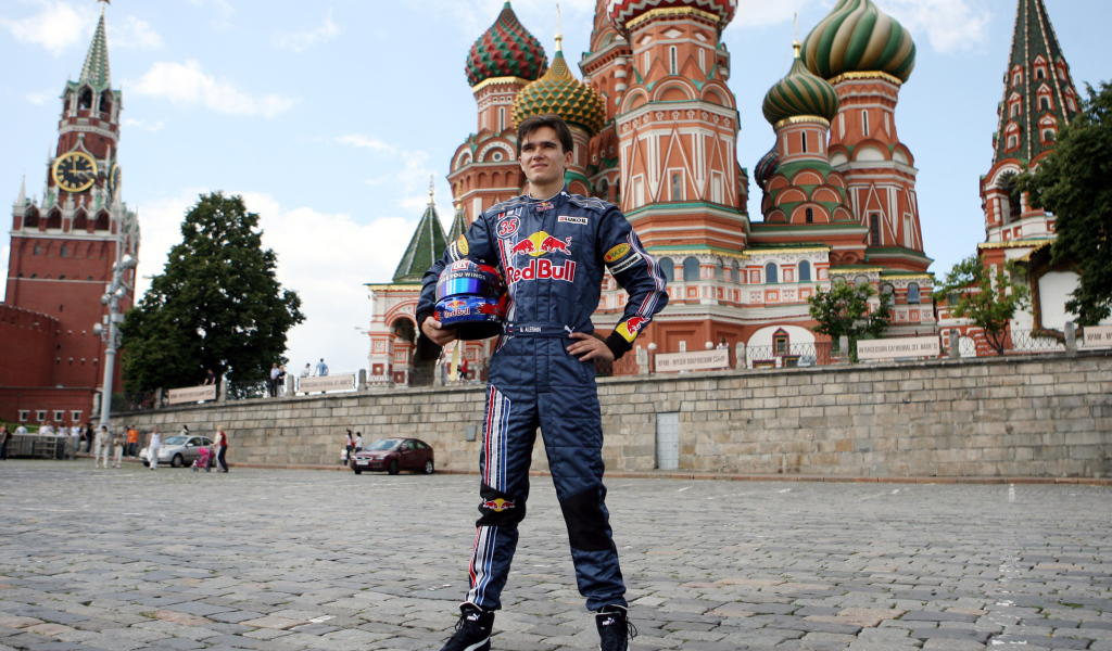 Популярный Михаил Алешин