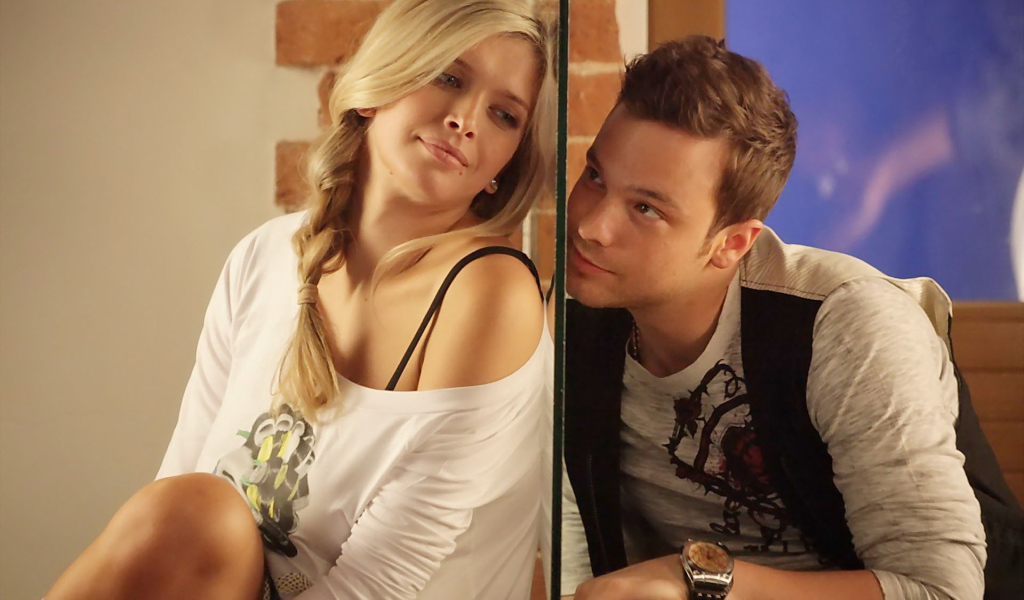 Известный актер Алексей Чадов