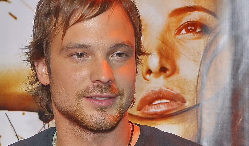 Популярная актер Алексей Чадов