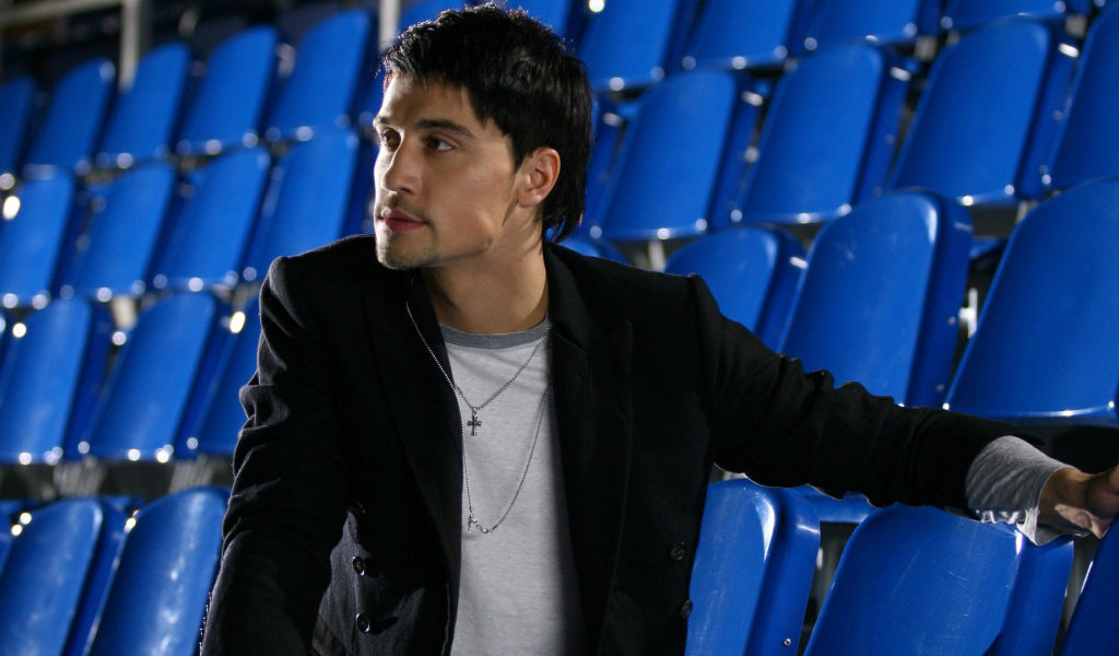 Известный актер Дима Билан