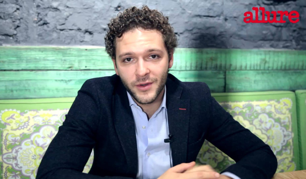 Популярный актер Константин Крюков