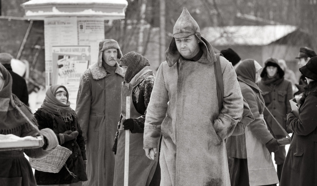 Популярный Максим Суханов