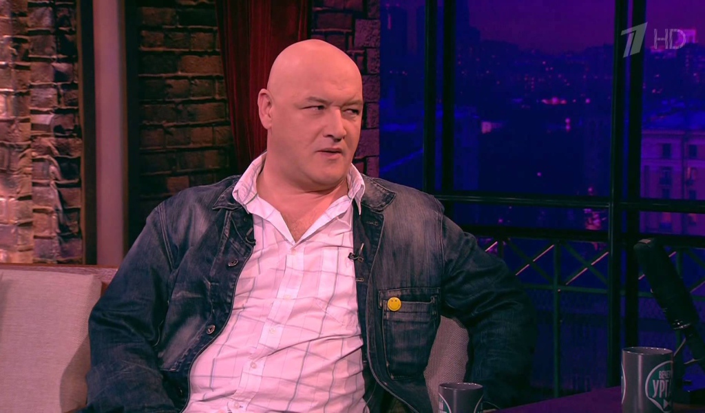 Знаменитость Максим Суханов