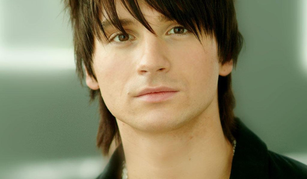 Знаменитость Сергей Лазарев