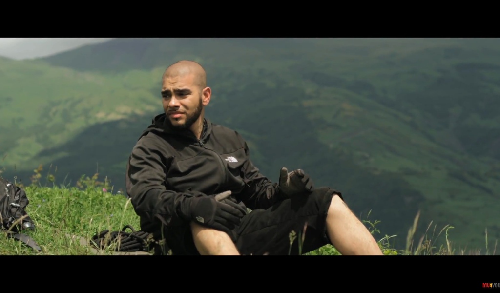 Популярный киноактер Тимати