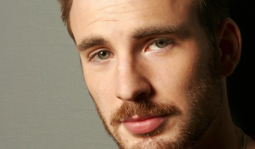 Знаменитая Кинозвезда Крис Эванс