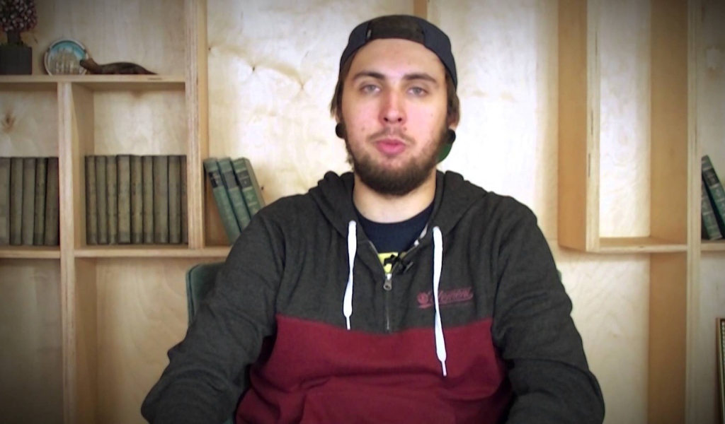 Знаменитость Максим Голополосов