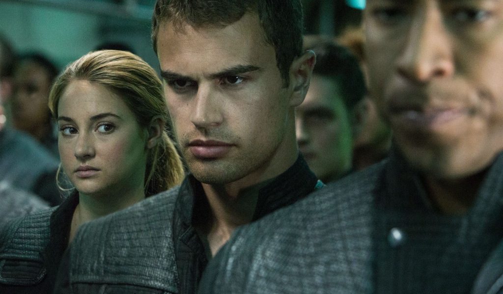 Кинозвезда Тео Джеймс