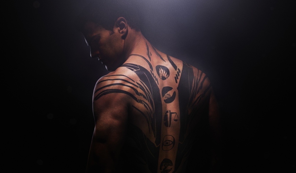 Русская знаменитост Тео Джеймс