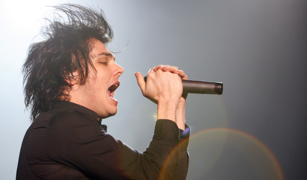 Популярный актер Джерард Уэй