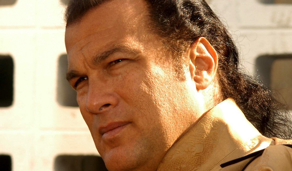 Актер Стивен Сигал